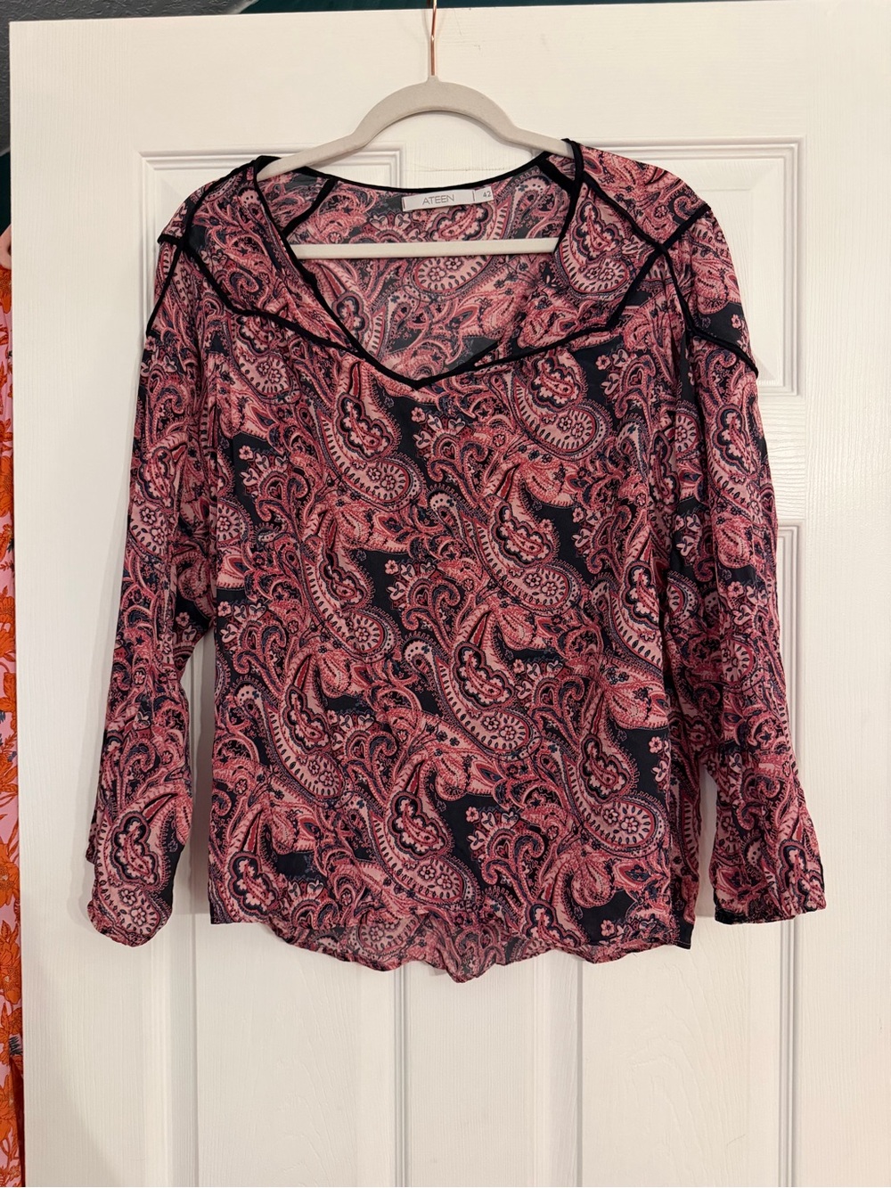 100% silk Ateen Pink Paisley V-Neck Long Sleeve Blouse